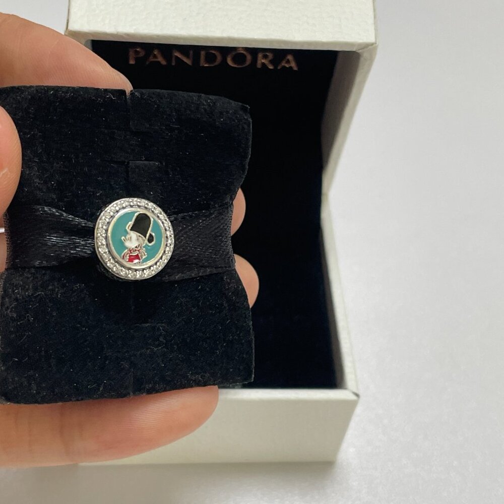 Disney Parks Pandora EPCOT UK United Kingdom World Showcase Mickey Mouse Button